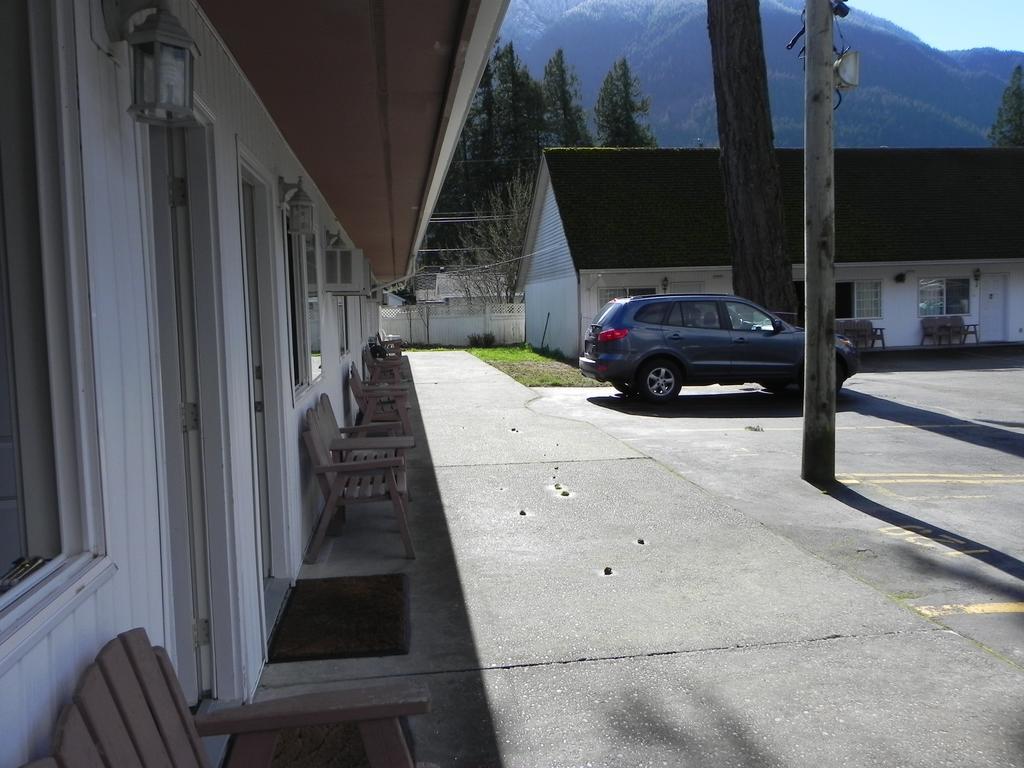 Skagit Motel Хоуп Экстерьер фото